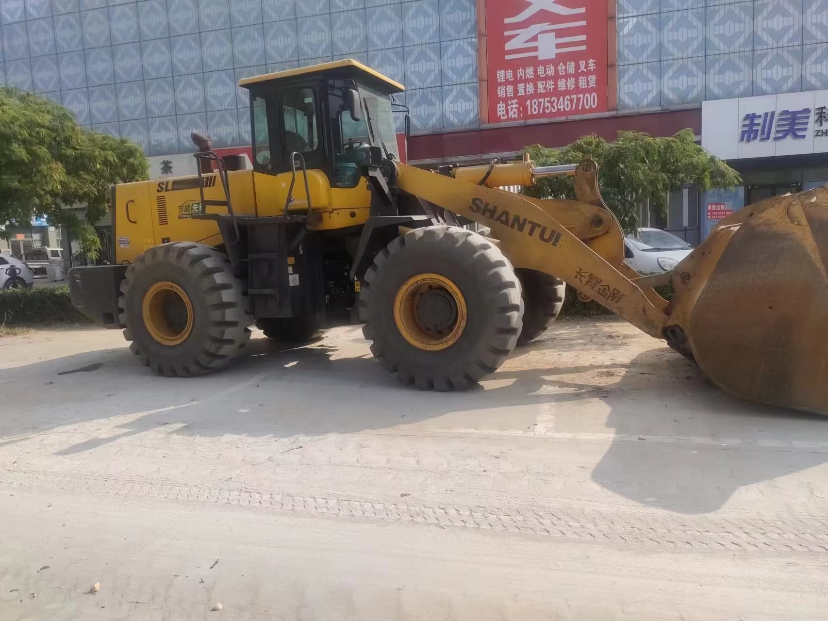 Sl60 Rvv Kuwait - 1 unit Shantui SL60 Loader