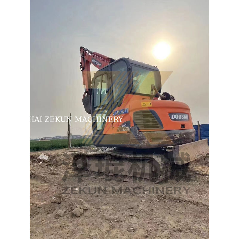 2015 Used Doosan DH60-7 Excavator in Good Condition Good 5500 KG Machine Weight