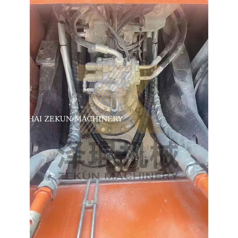 Hitachi ZX200-5G Used Excavator from Japan with 20 Ton Operating Weight and Cylinder