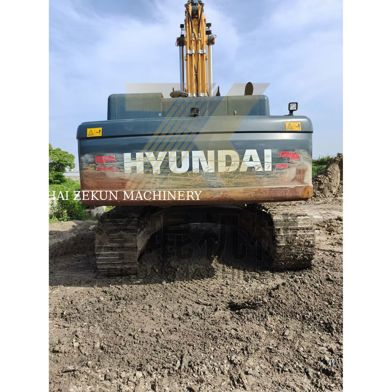 Excellent Condition Hyundai R520 Excavator with 3M³ Bucket Capacity and 266KW Power in Hot Market