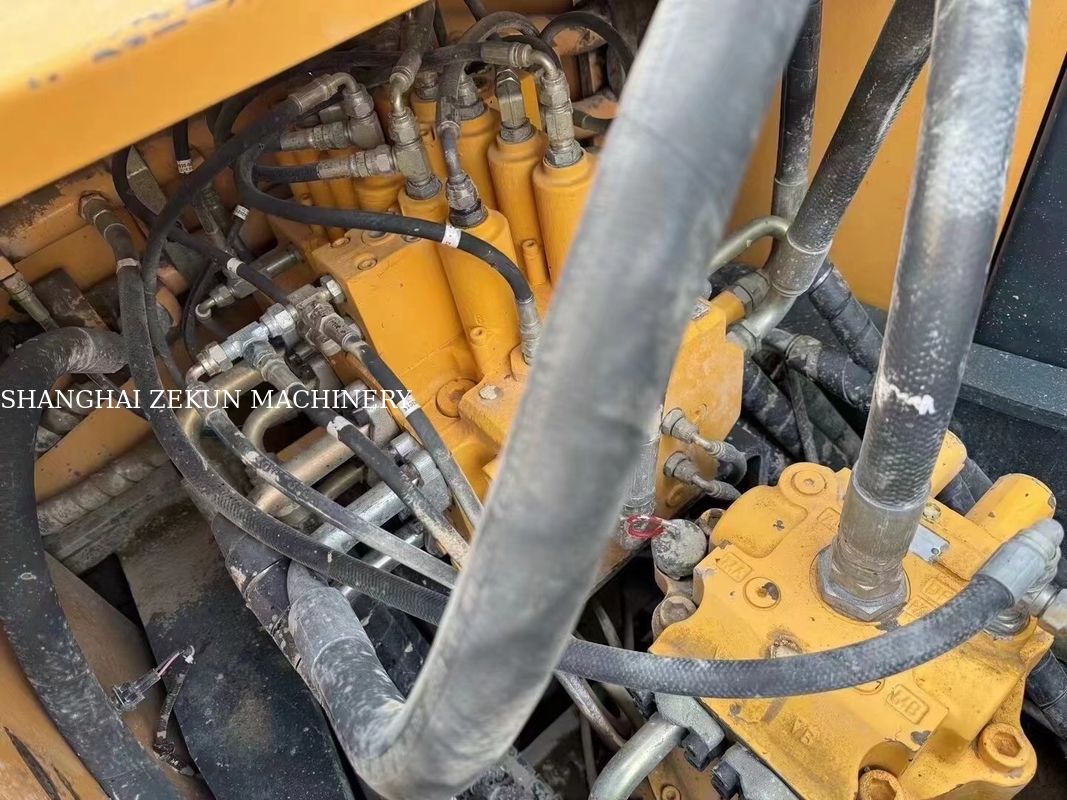 2018 R215VS Excavator 3 800 Working Hours Perfect For Heavy Duty Jobs