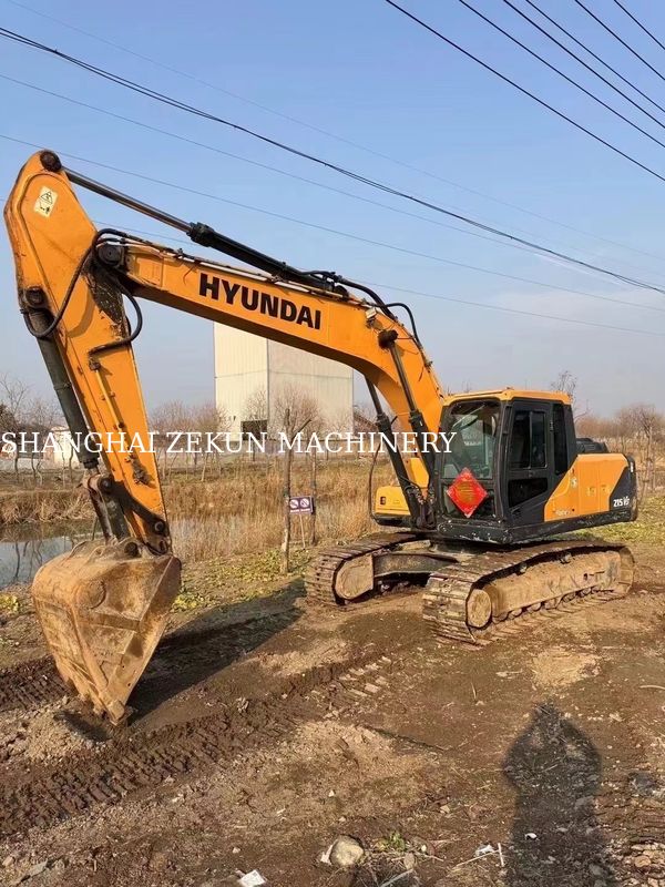 2018 R215VS Excavator 3 800 Working Hours Perfect For Heavy Duty Jobs