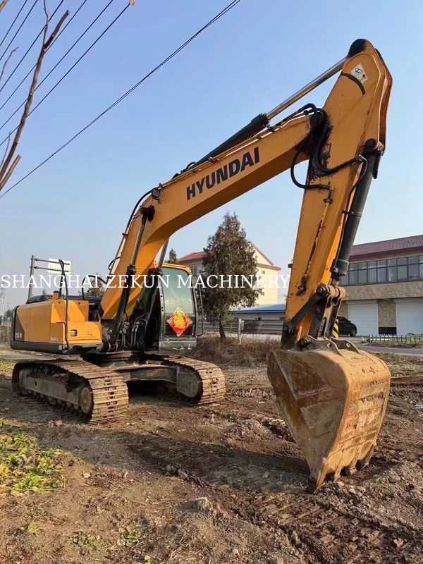 2018 R215VS Excavator 3 800 Working Hours Perfect For Heavy Duty Jobs