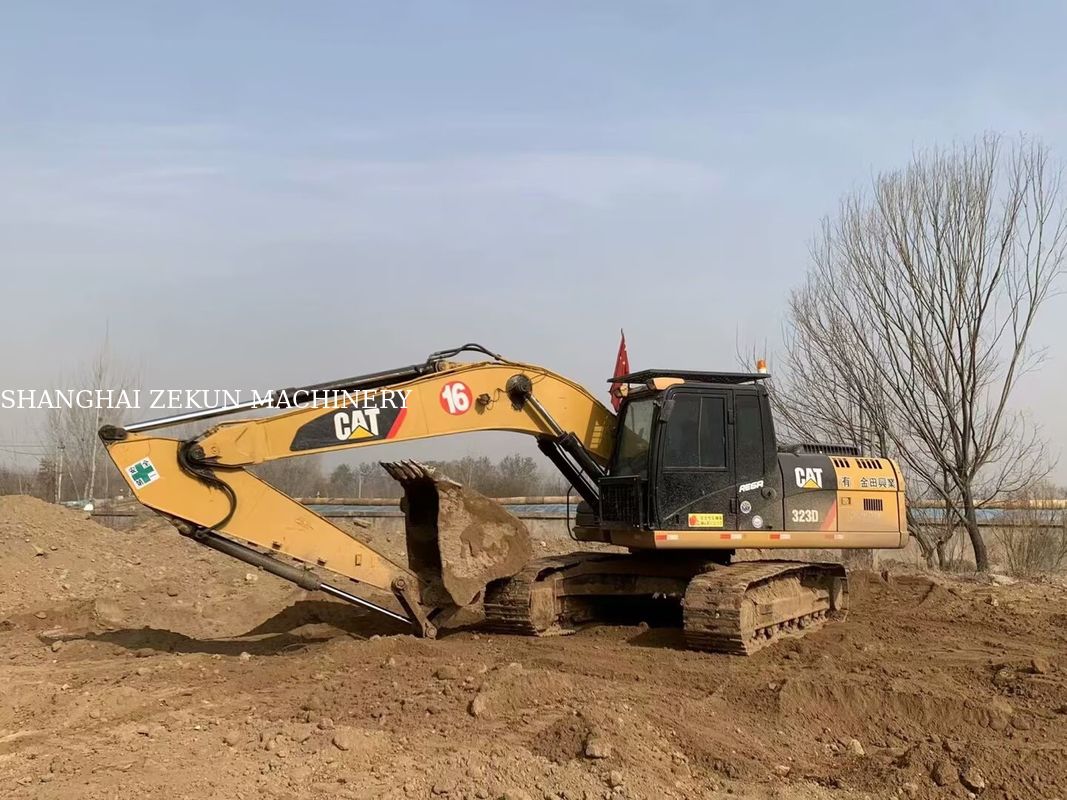 Versatile 2020 Cat 323D2 Excavator 23 Ton 4877 Hours For Various Applications
