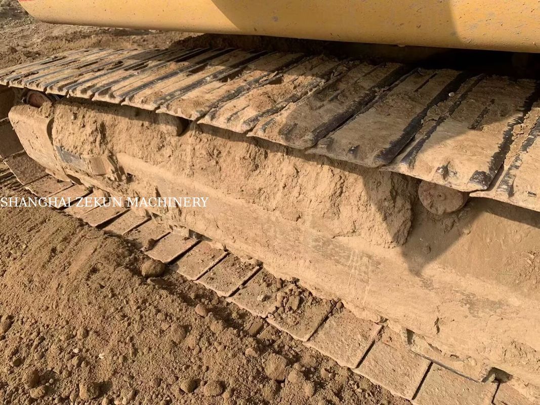 Versatile 2020 Cat 323D2 Excavator 23 Ton 4877 Hours For Various Applications