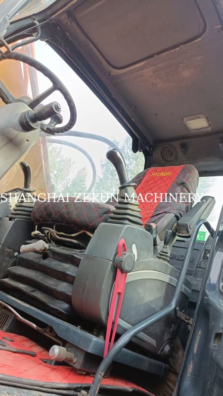 Hyundai R210W-9 Wheeled Excavator 330 L Fuel Tank Capacity And Hydraulic Valve