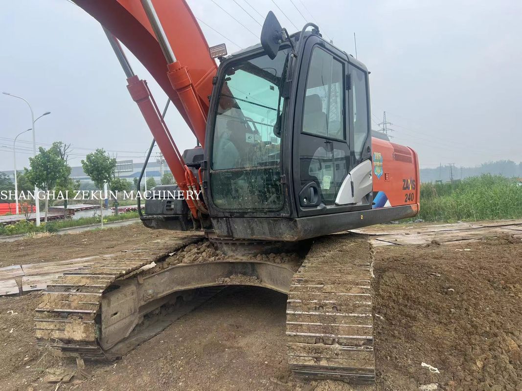 2022 Hitachi ZX200-5A Excavator With Max Digging Height Of 9 And Swing Speed Of 13.3 Rpm 5500hrs