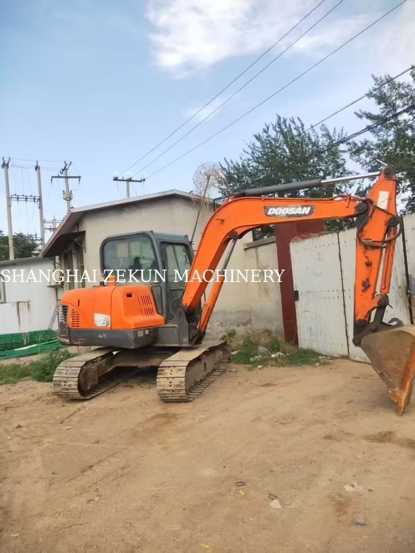 2013 Doosan DX60 Excavator With Hydraulic Pressure 27.5 MPa And Max Digging Height 800 Mm